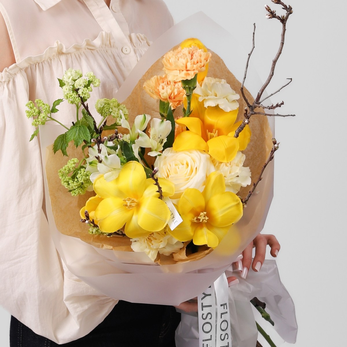 vesennij buket s zheltymi tyulpanami 4